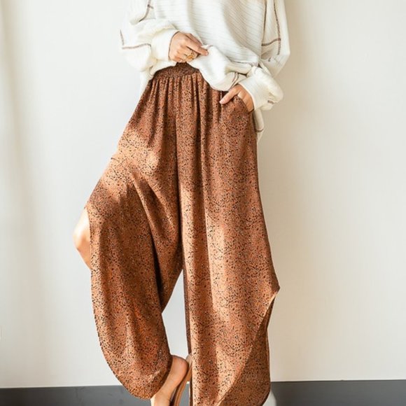 FLASH SALE! Wide Leg Harem Band Pants - Picture 4 of 7
